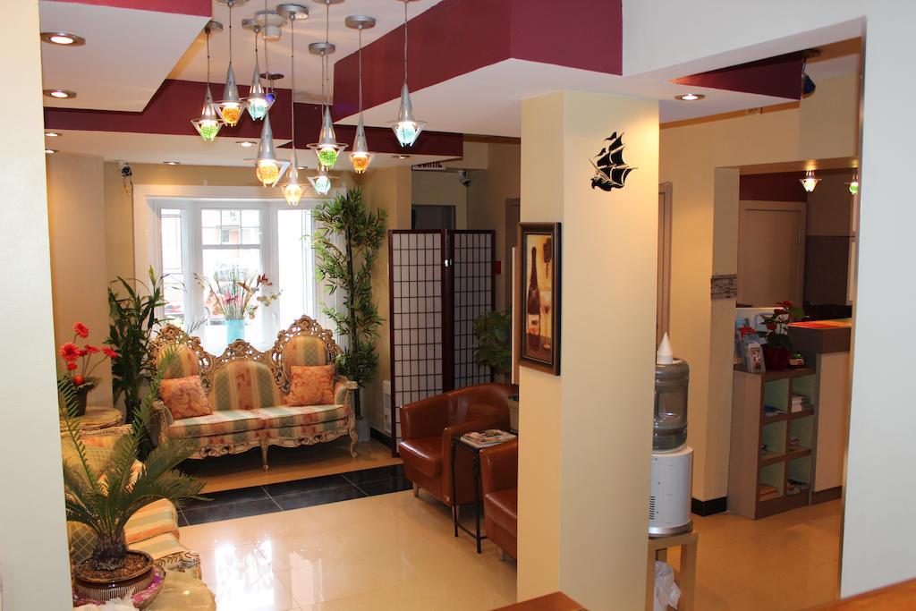 Le Saint-Malo Hotel Montreal Exterior photo